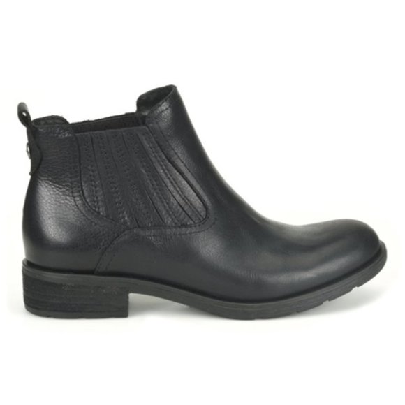 sofft chelsea boot